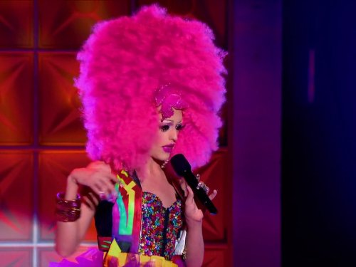 Drag Race | 8 Queens eliminadas logo após uma vitória 4 Laganja Estranja em RuPaul's Drag Race (Reprodução)