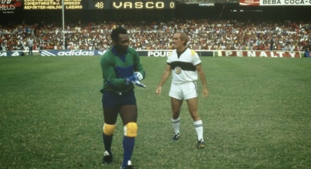 Pelé e Renato Aragão em Os Trapalhões e o Rei do Futebol