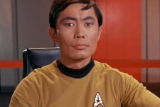George Takei como Hikaru Sulu em Star Trek