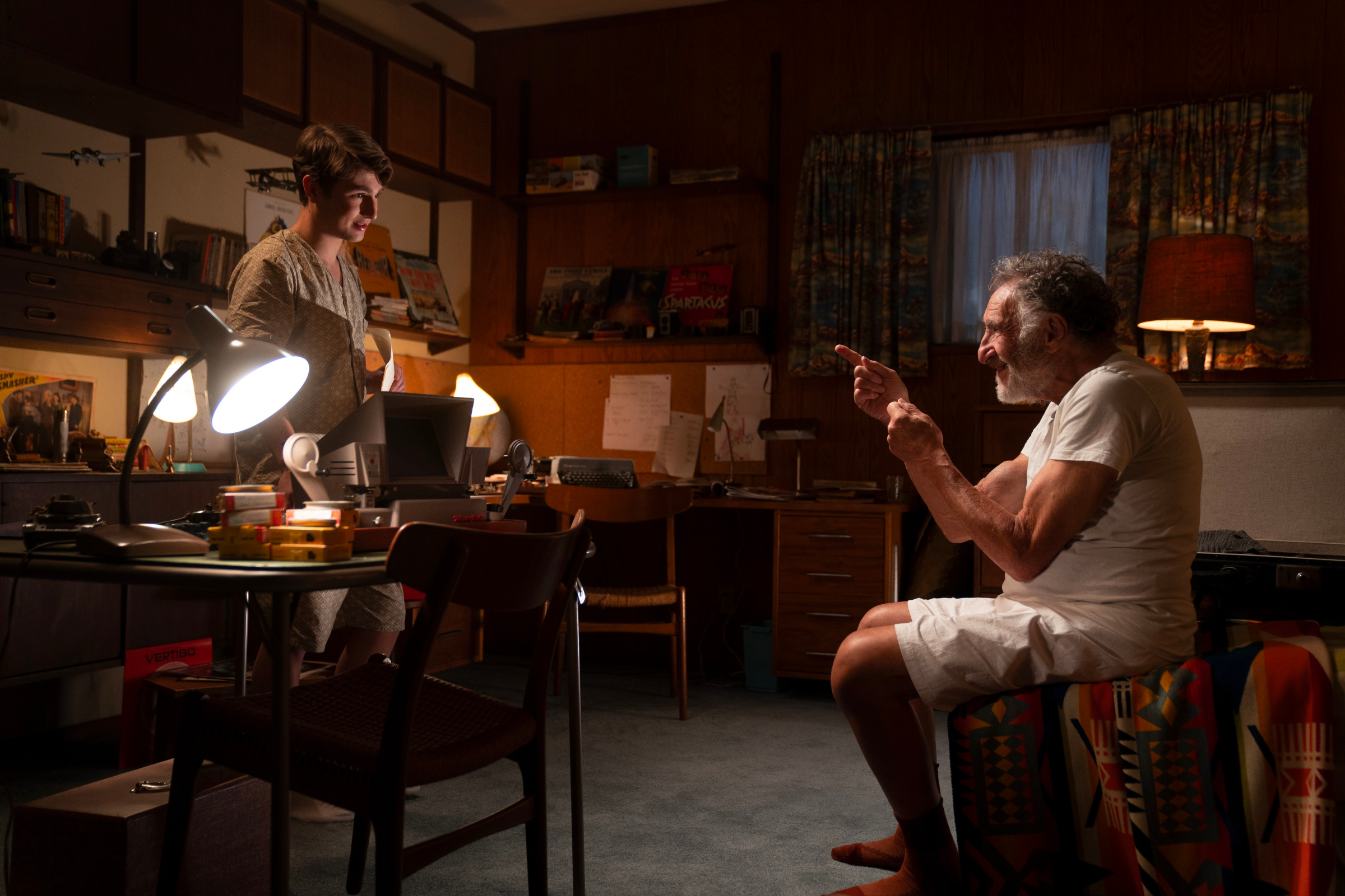 Os Fabelmans comprime vida de Spielberg em seu melhor filme 5 Gabriel LaBelle como Sammy Fab e Judd Hirsch como Boris em Os Fabelmans