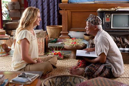Julia Roberts como Elizabeth e Hadi Subiyanto como Ketut