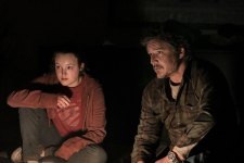 Ellie (Bella Ramsey) e Joel (Pedro Pascal) em The Last of Us