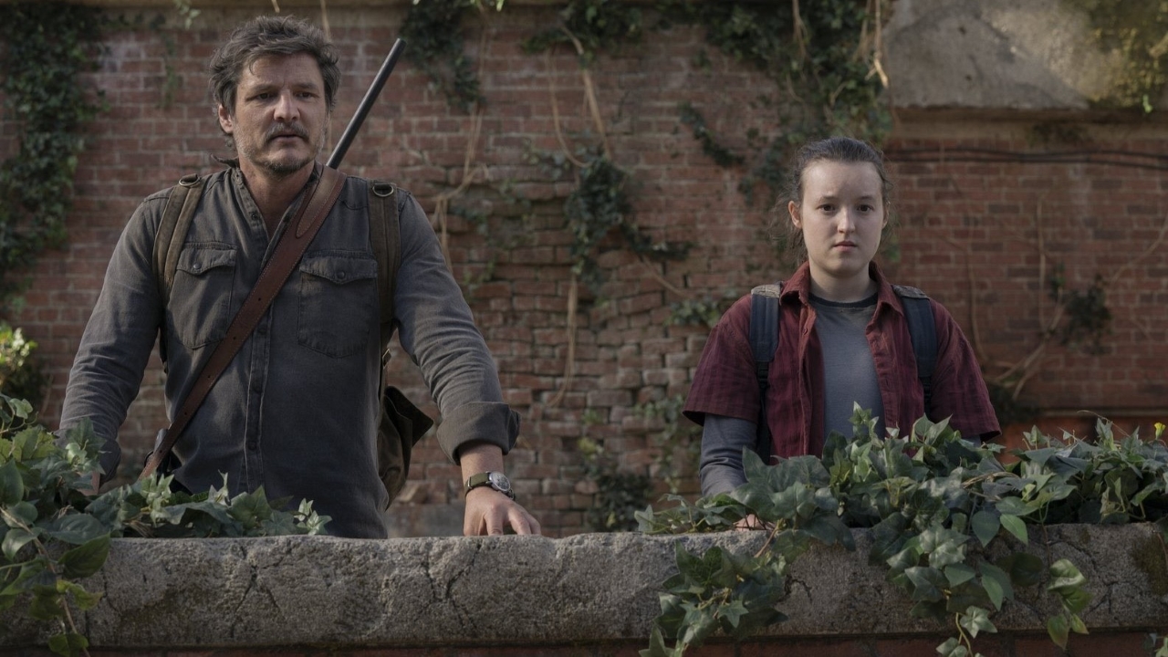 Pedro Pascal como Joel e Bella Ramsey como Ellie em The Last of Us (Reprodução / HBO)