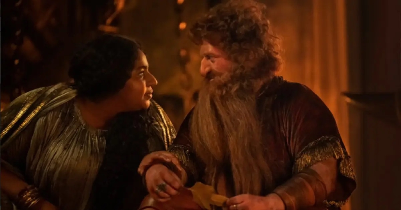 Disa (Sophia Nomvete) e Durin IV (Owain Arthur) em O Senhor dos Anéis: Os Anéis de Poder (Reprodução / Prime Video)