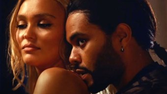 Jocelyn (Lily-Rose Depp) e Tedros (The Weeknd) em The Idol (Reprodução / HBO)