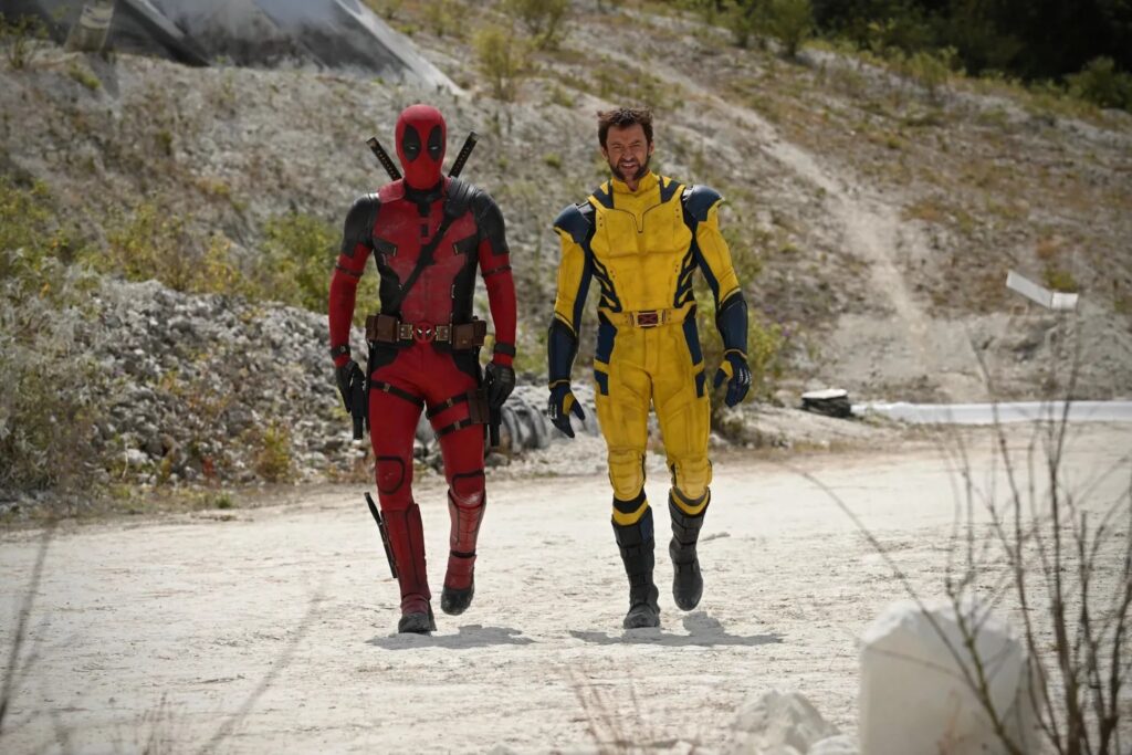 Ryan Reynolds como Deadpool e Hugh Jackman como Wolverine no set de Deadpool 3 (Divulgação / Marvel)