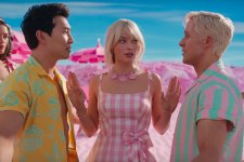 Simu Liu, Margot Robbie e Ryan Gosling em cena de Barbie (Reprodução)