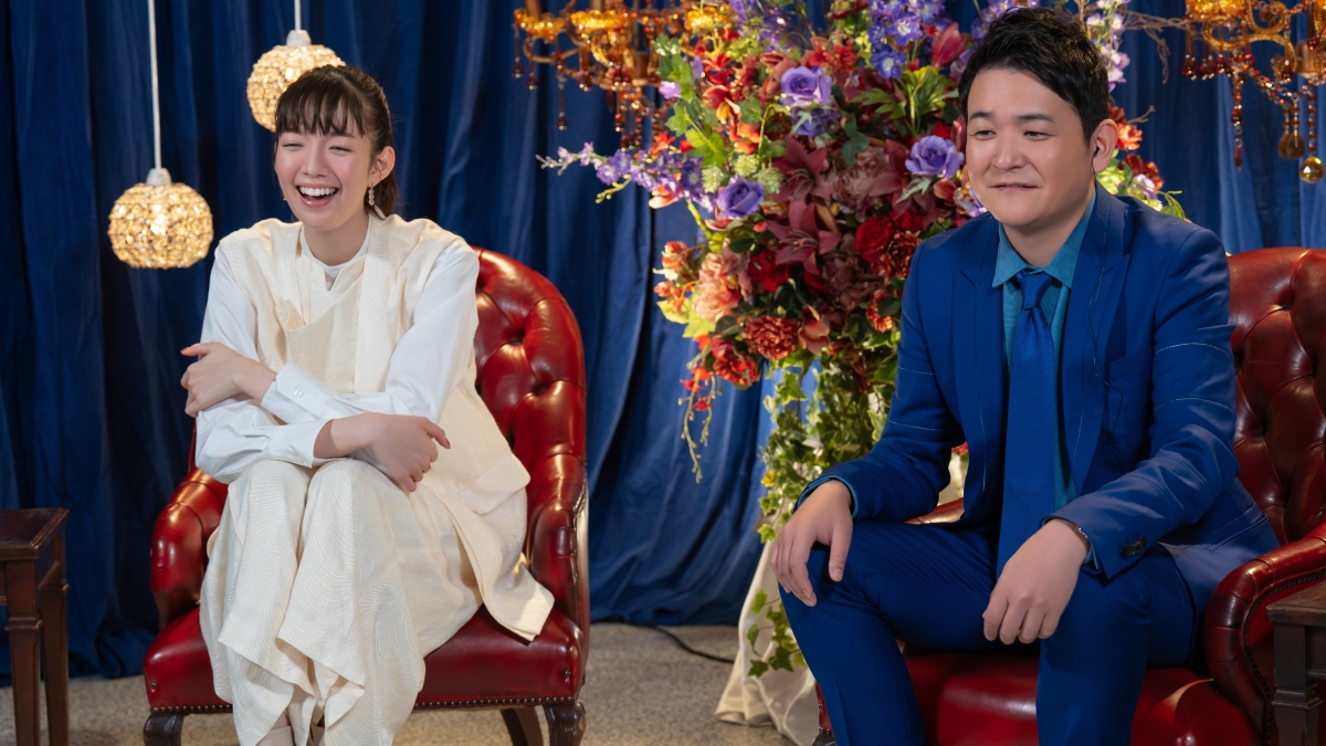 Shiori Sato e Nobu em Seria Cômico Se Não Fosse Trágico (Divulgação / Netflix)