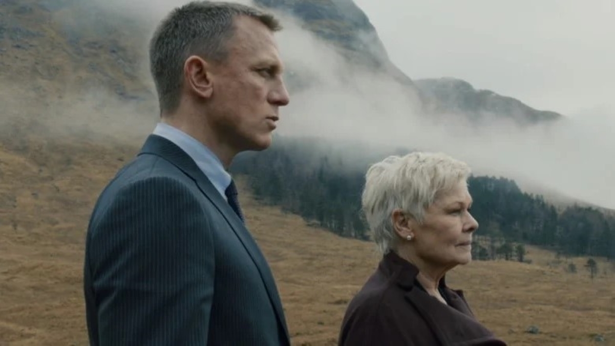 Daniel Craig e Judy Dench na franquia James Bond (Reprodução)