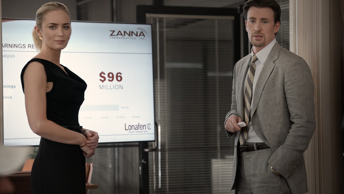 Chris Evans como Brenner e Emily Blunt como Liza em Máfia da Dor (Divulgação / Netflix)