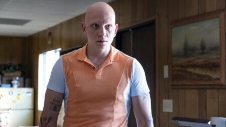 Ator está empolgado com o que James Gunn está preparando para Superman: Legacy Anthony Carrigan como NoHo Hank em Barry (Reprodução)