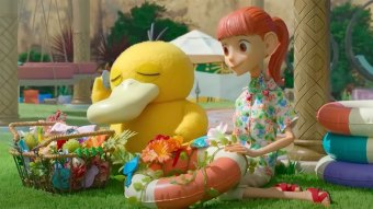 Psyduck e Haru em A Concierge Pokémon (Reprodução / Netflix)
