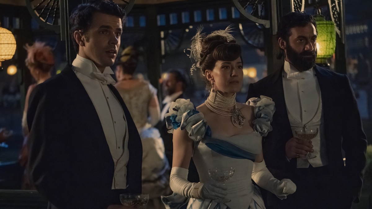 Larry Russell (Harry Richardson), Bertha Russell (Carrie Coon) and George Russell (Morgan Spector) in The Golden Age (Disclosure / HBO Max)