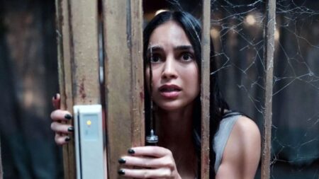 Melissa Barrera em cena de Pânico (Reprodução)