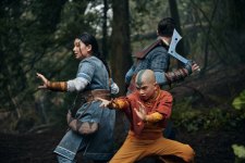 Kiawentiio, Gordon Cormier, Ian Ousley em Avatar: O Último Mestre do Ar (Divulgação / Netflix)