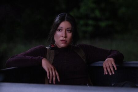 Alaqua Cox compara Eco com sua vida pessoal: “Trauma nos fez semelhantes” Alaqua Cox como Maya Lopez em cena da série Eco (Reprodução / Marvel)