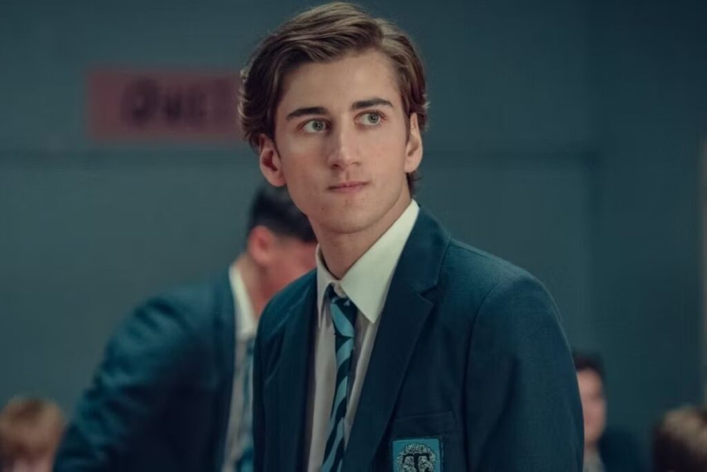 A segunda temporada de Heartstopper não precisava incluir Ben Sebastian Croft como Ben Hope em Heartstopper (Reprodução / Netflix)
