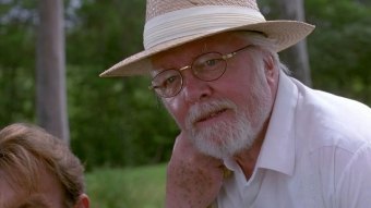 Richard Attenborough como Jon Hammond em cena de Jurassic Park (Reprodução)