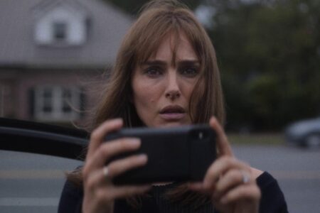 Natalie Portman comenta Método de Atuação: “luxo que as mulheres não podem pagar” Natalie Portman como Elizabeth em Segredos de um Escândalo (Reprodução)