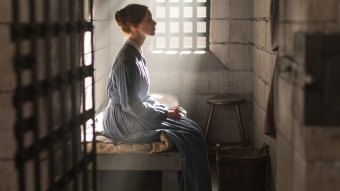 Sarah Gadon como Grace Marks em cena de Vulgo Grace (Divulgação / Netflix)