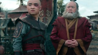 Dallas Liu como Zuko, e Paul Sun-Hyung Lee como Iroh em Avatar: O Último Mestre do Ar (Divulgação / Netflix)