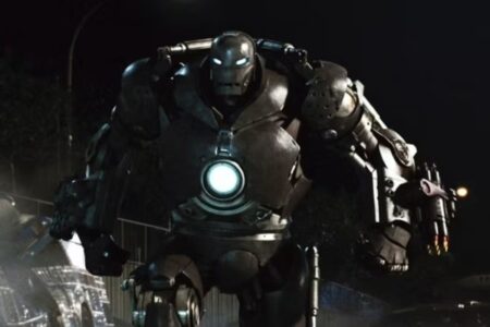 Os 10 vilões mais fracos do MCU Obadiah Stane (Jeff Bridges) com a armadura Monge de Ferro no filme Homem de Ferro (Reprodução / Marvel)