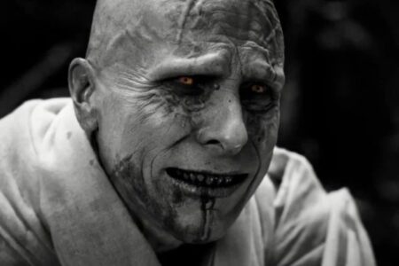 Christian Bale lamentou mudanças feitas para Thor: Amor e Trovão ser um filme família Christian Bale como Gorr em Thor: Amor e Trovão (Reprodução / Marvel)