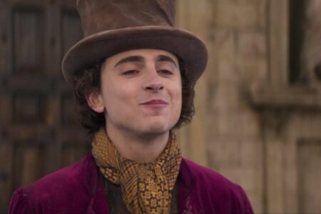 Cinco filmes inspiradores que estão na Max para quem amou Wonka Timothée Chalamet como Willy Wonka em Wonka (Reprodução)