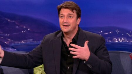 Nathan Fillion em participação em Conan (Reprodução)