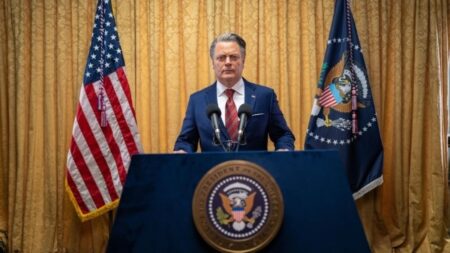 Nick Offerman como Presidente dos Estados Unidos em Guerra Civil (Reprodução)