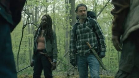Danai Gurira e Andrew Lincoln em The Walking Dead: The Ones Who Live (Reprodução)