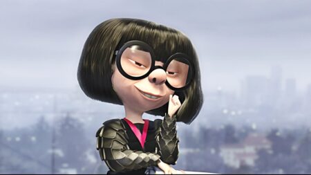 Edna Mode em Os Incríveis (Reprodução / Disney)