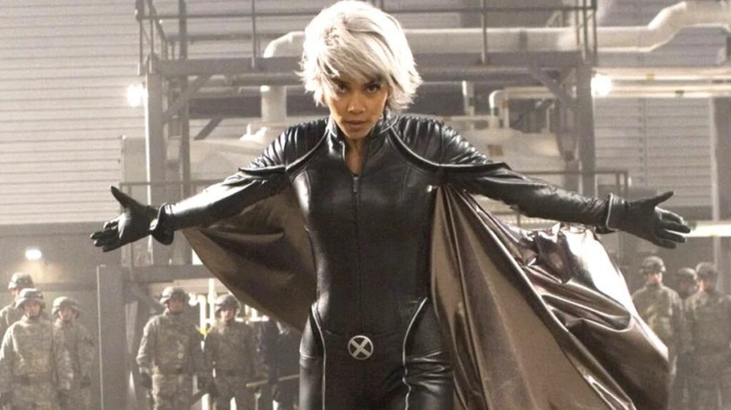 Ícone pop quase foi escalada como Tempestade no filme dos X-Men Halle Berry como Tempestade em X-Men 3 (Reprodução)