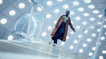 Ncuti Gatwa como Décimo Quinto Doutor em Doctor Who (Divulgação / BBC)