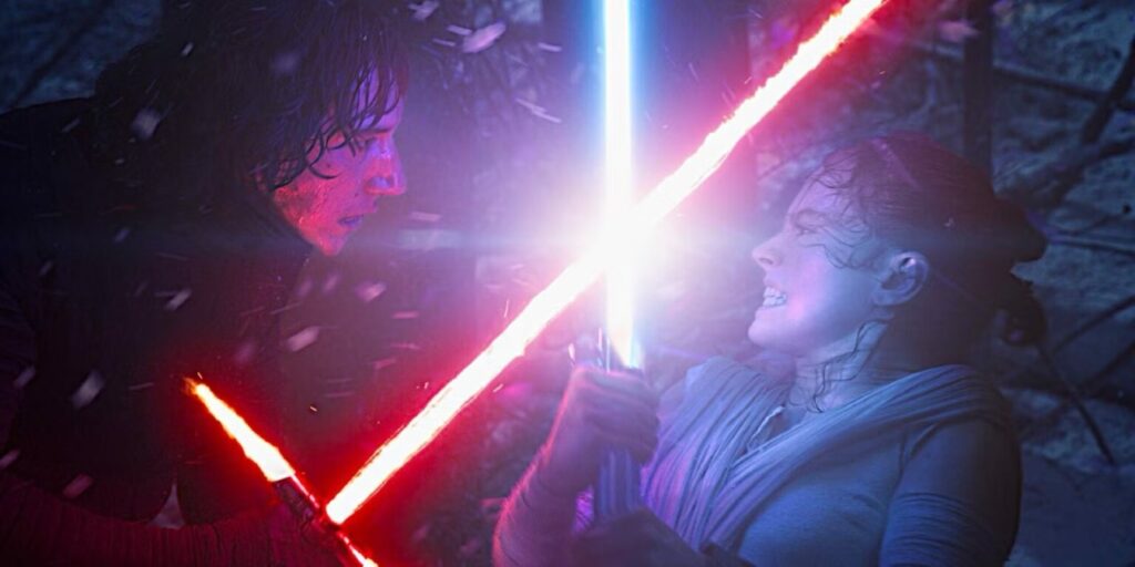 Daisy Ridley como Rey e Adam Driver como Kylo Ren em Star Wars: O Despertar da Força (Reprodução / Lucasfilm)