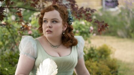 Nicola Coughlan como Penelope Featherington em Bridgerton (Divulgação / Netflix)