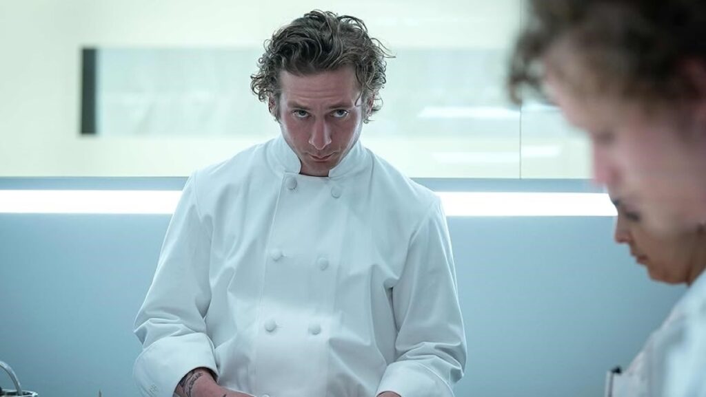 Tempo é tudo! Chef avalia série O Urso com a rotina real de um restaurante Jeremy Allen White como Carmy em O Urso (Reprodução)