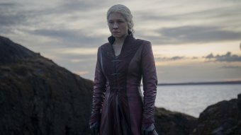 Emma D'Arcy como Rhaenyra Targaryen em A Casa do Dragão (Reprodução / HBO)