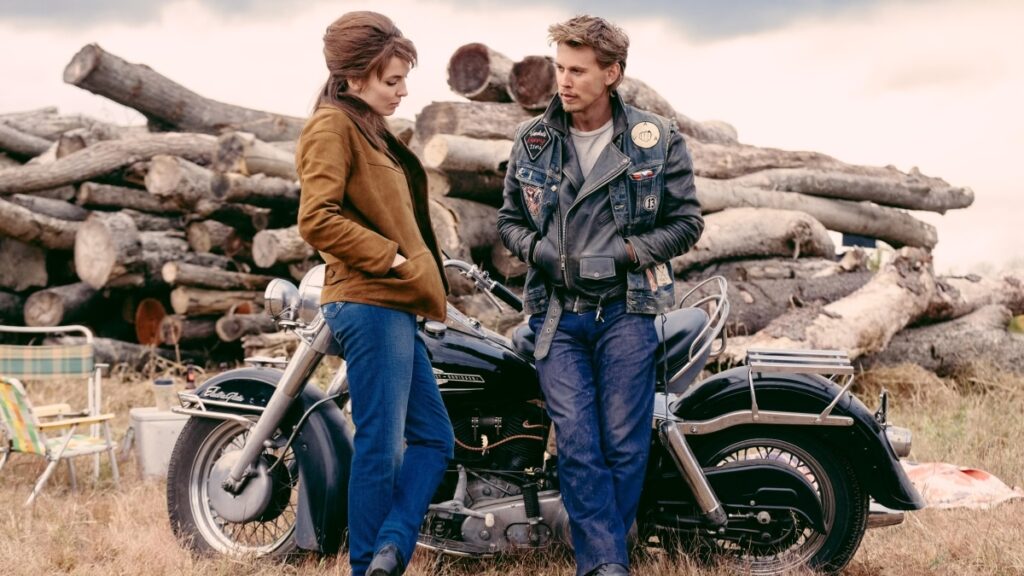 Clube dos Vândalos explora estereótipos, paixões e violência de uma gangue de motoqueiros Jodie Comer como Kathy e Austin Butler como Benny em Clube dos Vândalos (Reprodução)