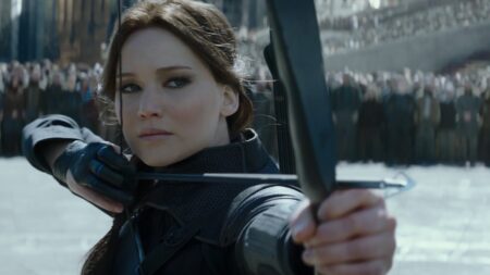 Jennifer Lawrence como Katniss em Jogos Vorazes (Reprodução)