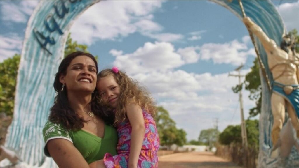 Kika Sena como Paloma em cena de Paloma (Reprodução)