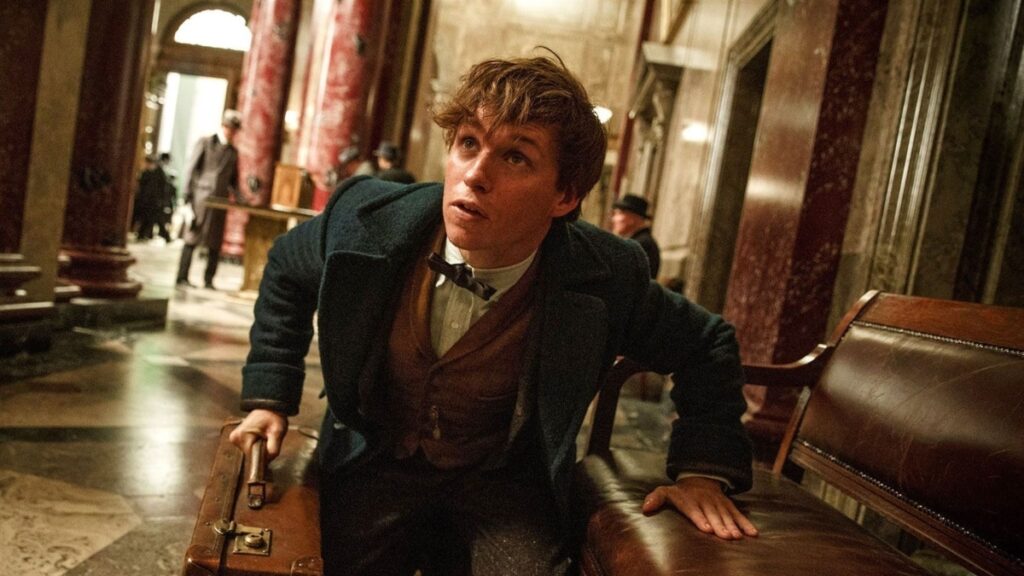 Eddie Redmayne como Newt Scamander em Animais Fantásticos e Onde Habitam (Reprodução / Warner Bros.)