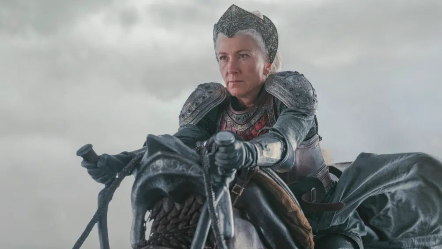 Eve Best como Rhaenys em A Casa do Dragão (Reprodução / HBO)