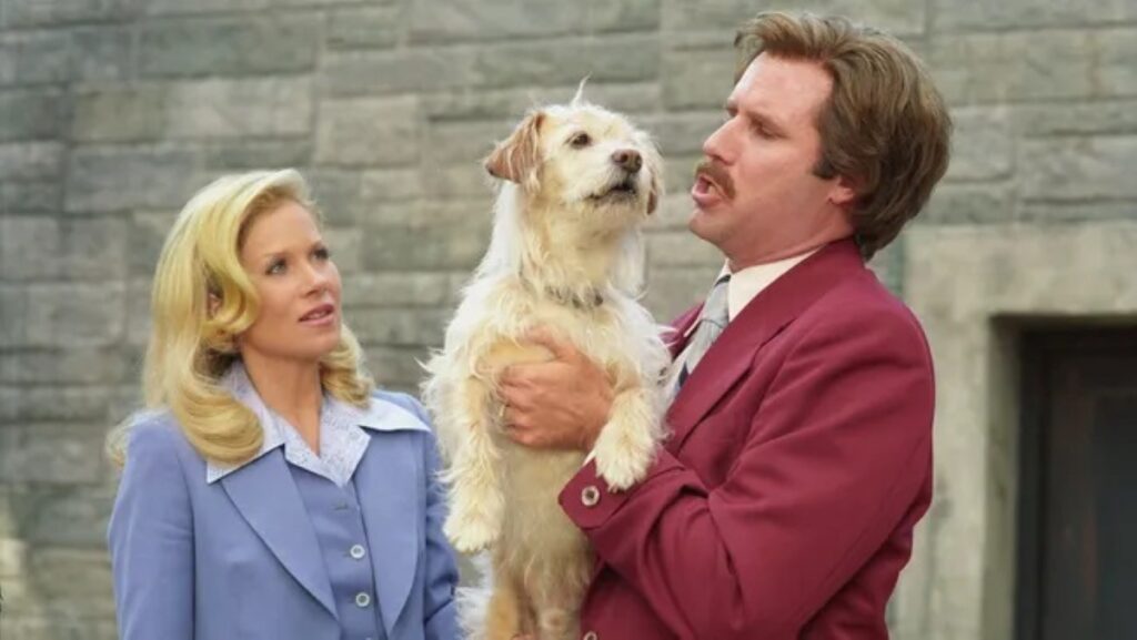 Final de O Âncora foi mudado por causa de recepção negativa Christina Applegate e Will Ferrell em O Âncora: A Lenda de Ron Burgundy (Reprodução)