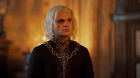 Tom Glynn-Carney como Aegon em A Casa do Dragão (Reprodução / HBO)