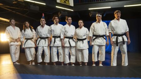 Cobra Kai: Netflix mostra evolução dos atores e seus personagens ao longo das temporadas Elenco de Cobra Kai (Divulgação / Netflix)