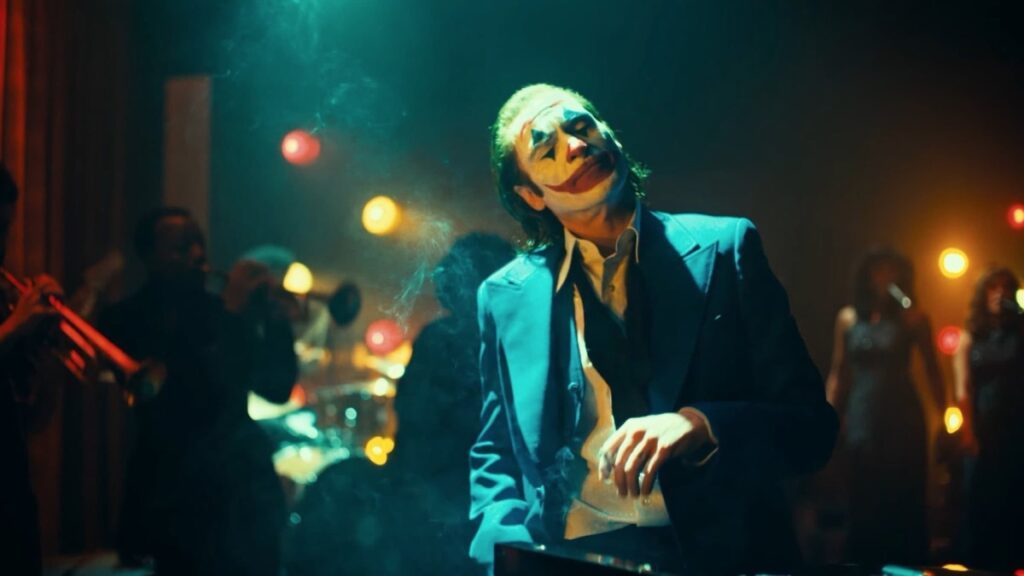 Joaquin Phoenix como Arthur Fleck em Coringa: Delírio a Dois (Reprodução / Warner Bros. Pictures)