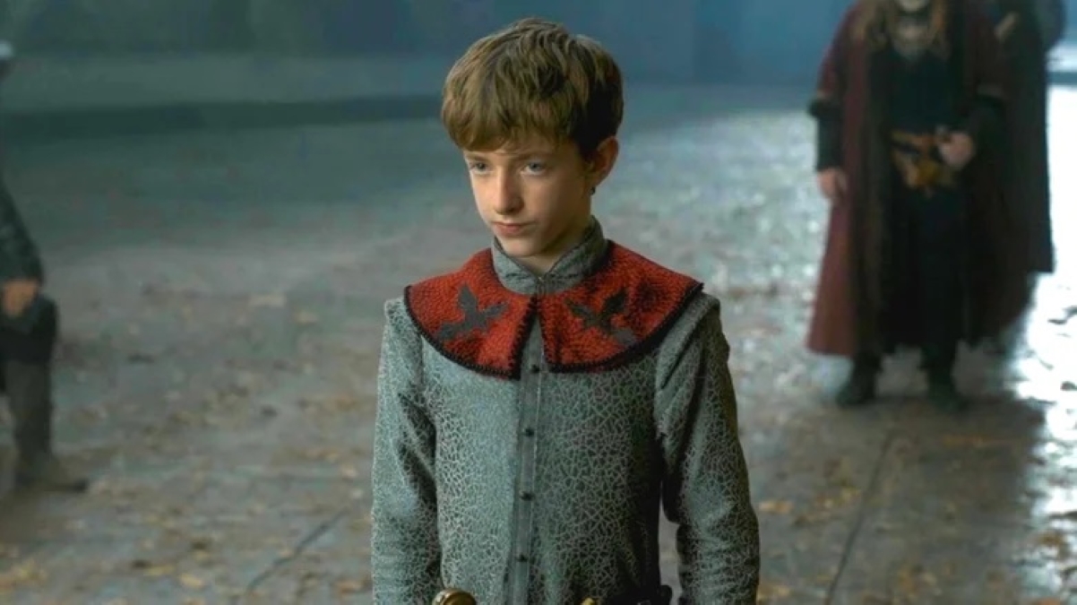 A Casa do Dragão: O personagem que você provavelmente não reconheceu na 2ª temporada 1 Alfie Todd como Willem Balckwood em A Casa do Dragão (Reprodução / HBO)