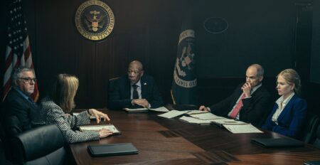Bruce McGill, Jennifer Ehle, Morgan Freeman, Michael Kelly e Nicole Kidman em Lioness (Foto: Ryan Green / Paramount+)