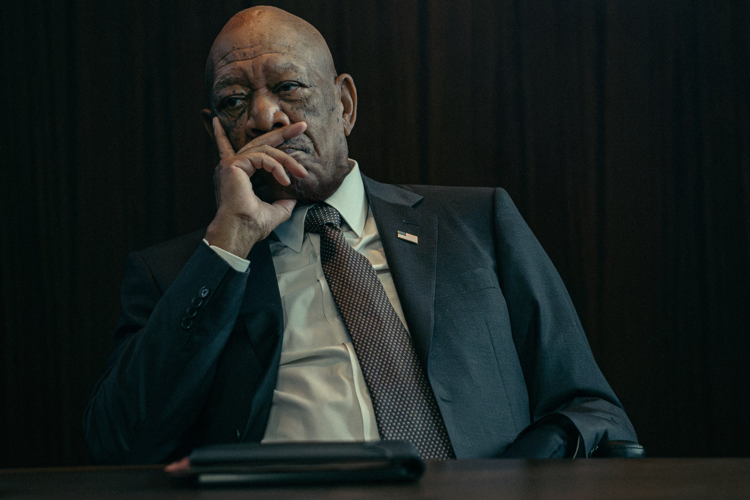 Morgan Freeman como Mullins em Lioness (Foto: Ryan Green / Paramount+)
